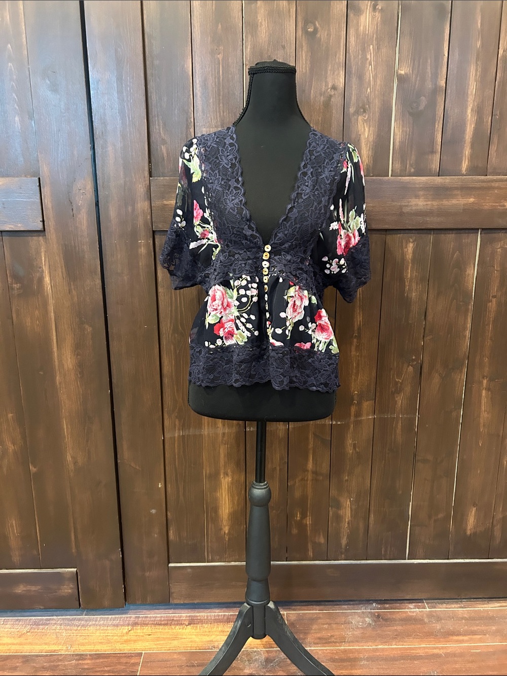 Forever 21 Navy Floral Lace-Trim Buttoned Peplum Top